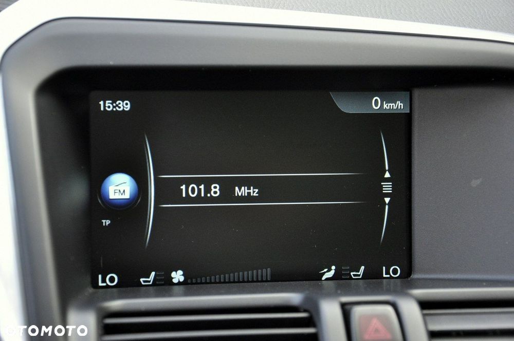 Volvo XC 60 D4 Momentum - 40