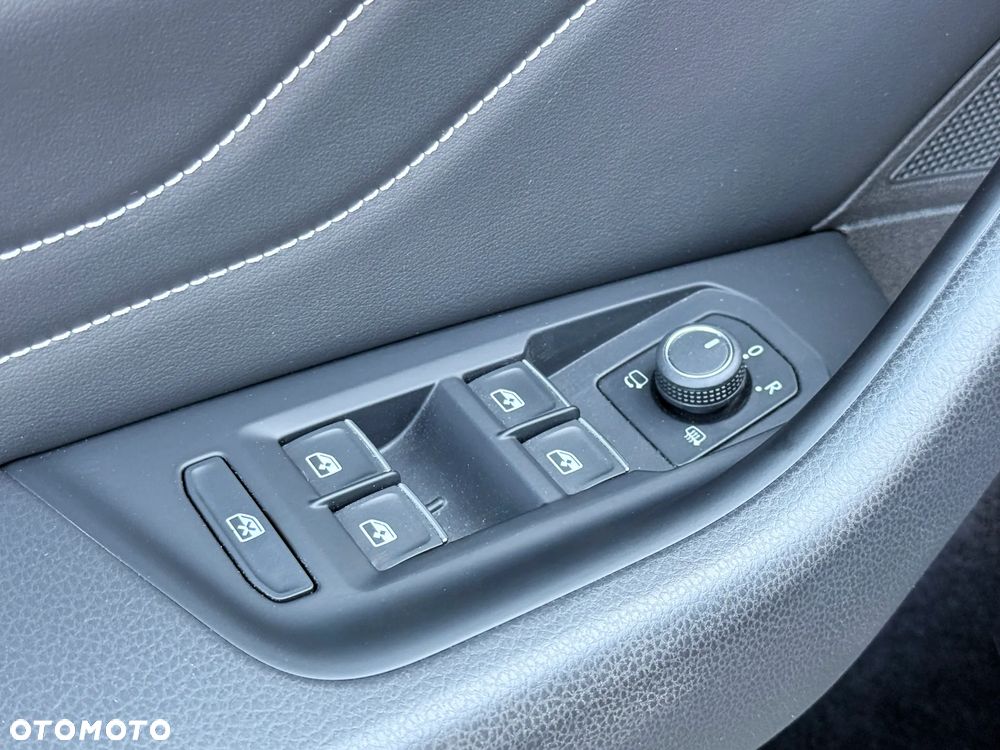 Volkswagen Passat Variant 2.0 TDI EVO Elegance DSG - 28