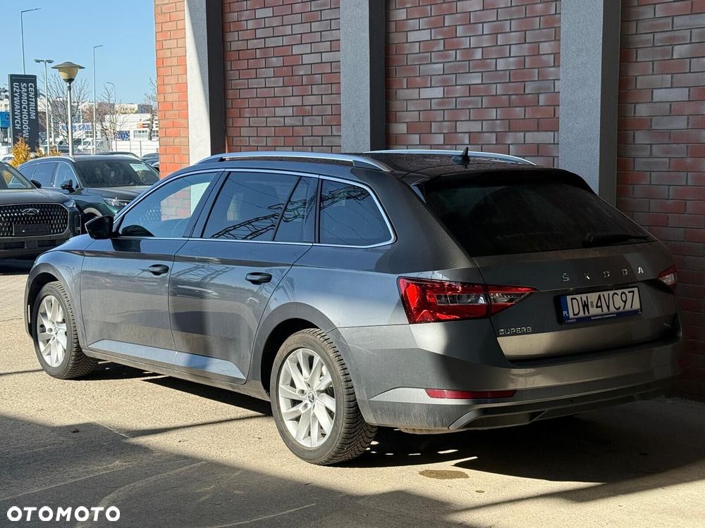 Skoda Superb 2.0 TSI Ambition DSG - 6