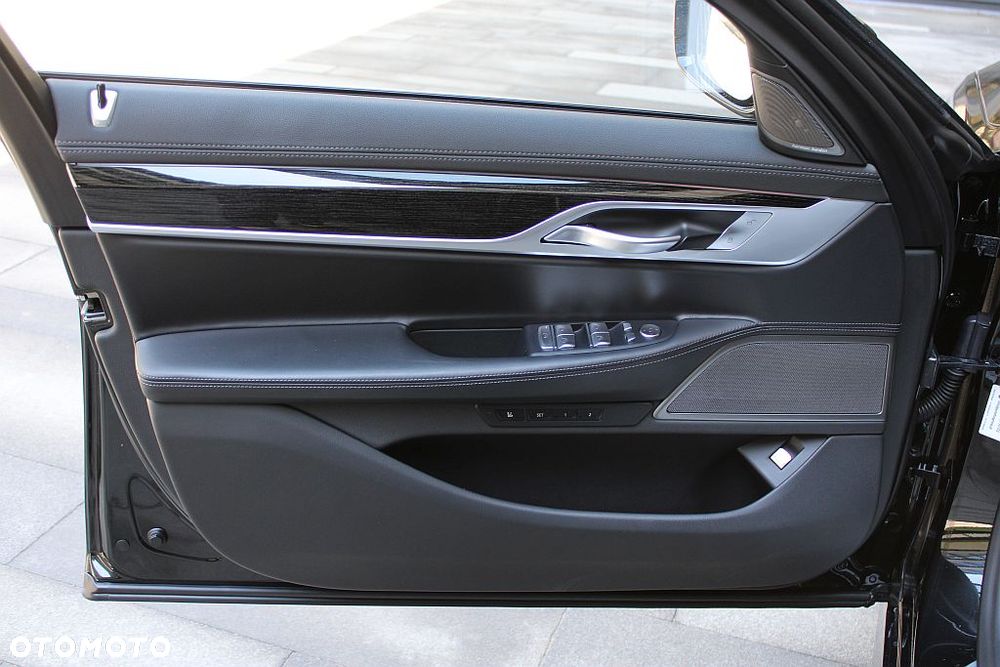 BMW Seria 7 730d xDrive mHEV sport - 12
