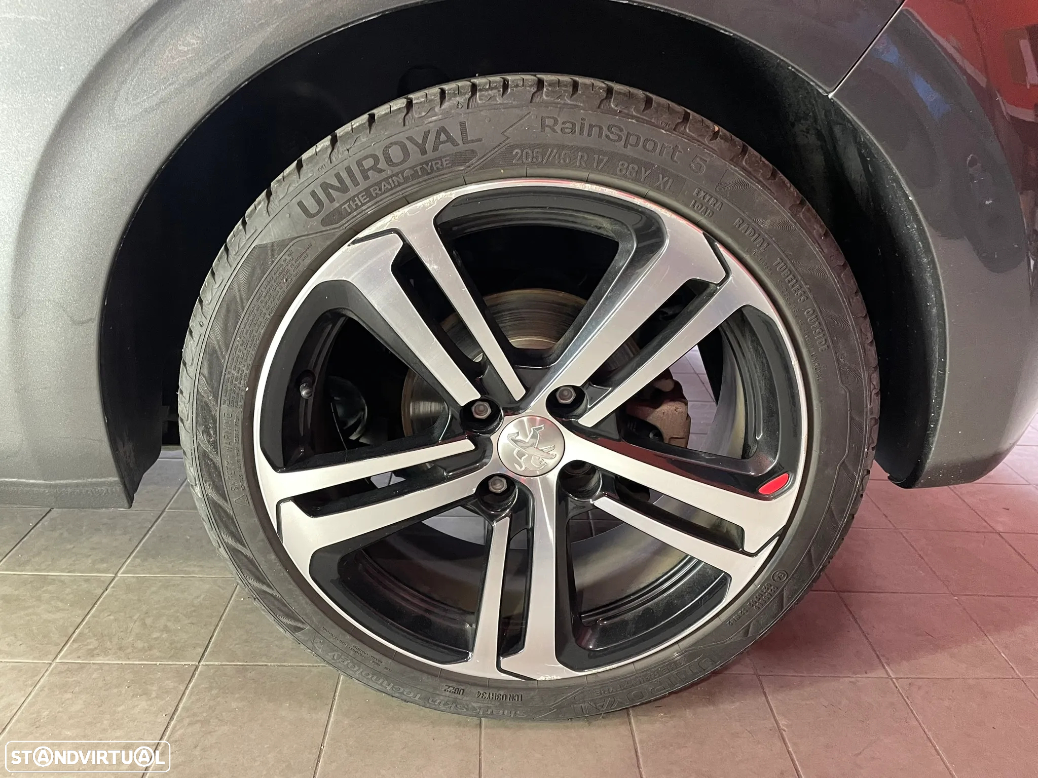 Peugeot 208 1.6 BlueHDi GT Line - 18