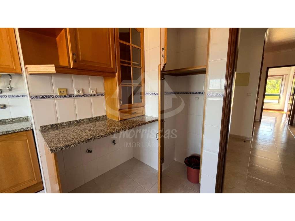 T2 com 99.1 m², varanda e vista privilegiada para o Tejo Santa Iria... - Grande imagem: 3/26