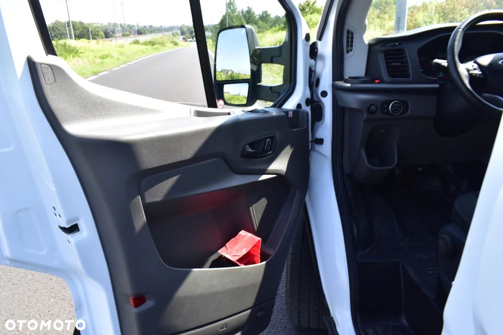 Ford Transit - 12