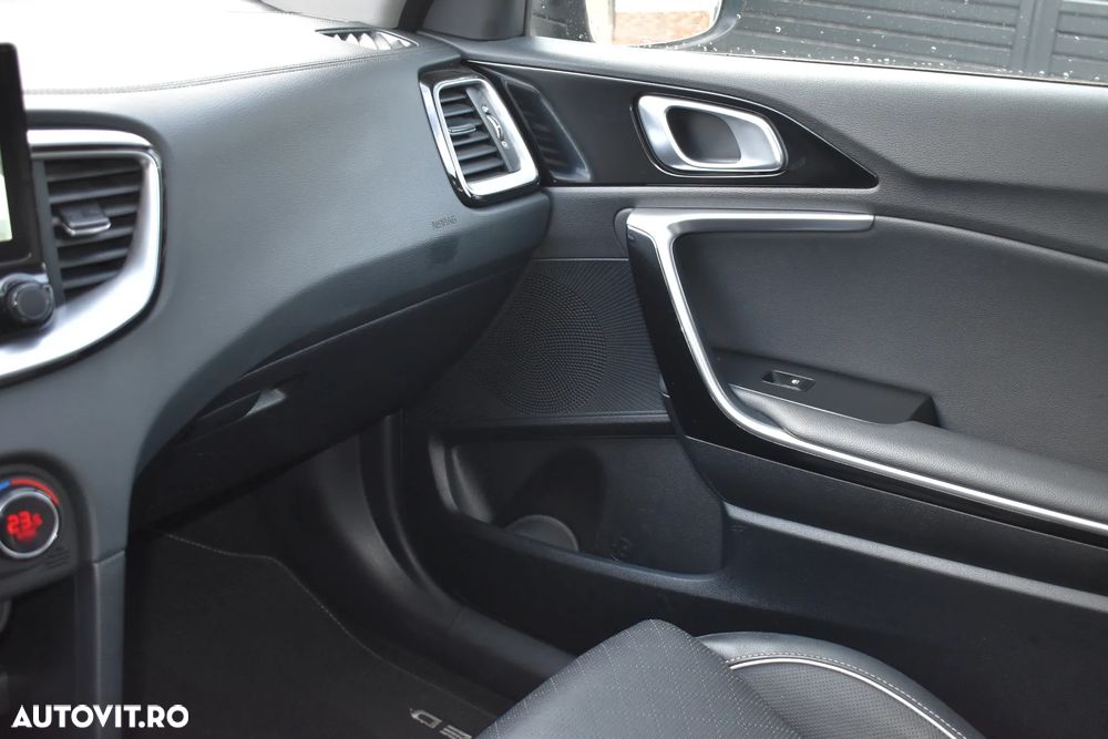 Kia Ceed - 39
