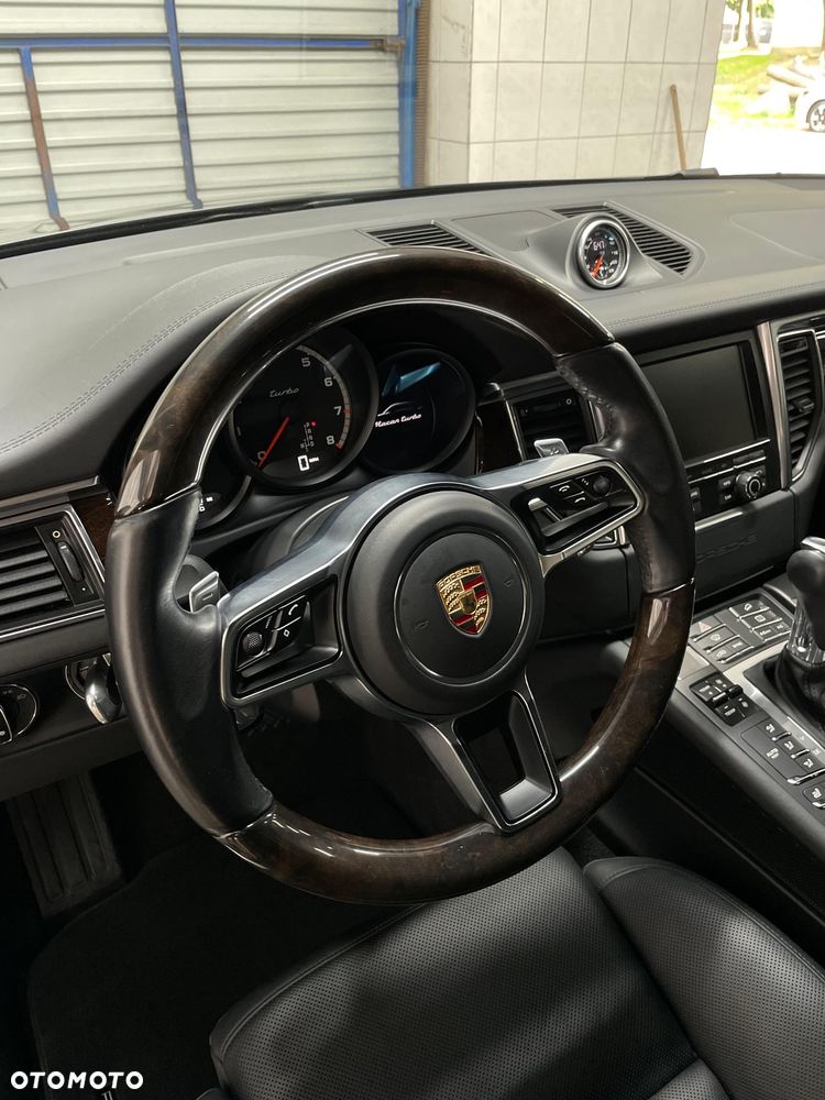Porsche Macan Turbo PDK - 16
