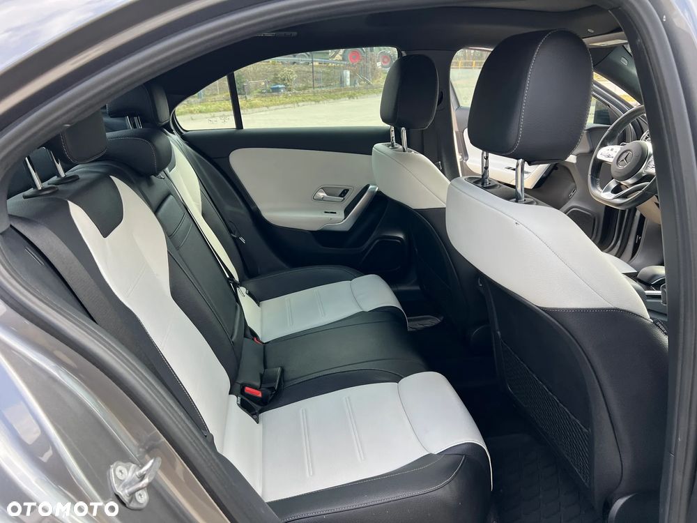Mercedes-Benz Klasa A 220 4Matic 7G-DCT AMG Line - 26