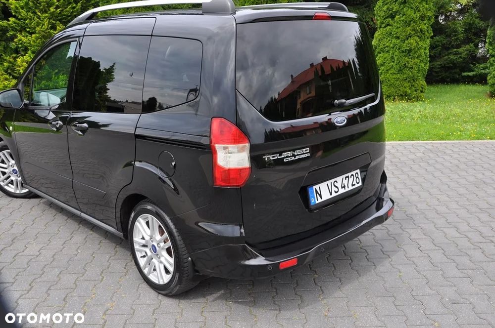 Ford Tourneo Courier 1.5 TDCi Titanium - 20