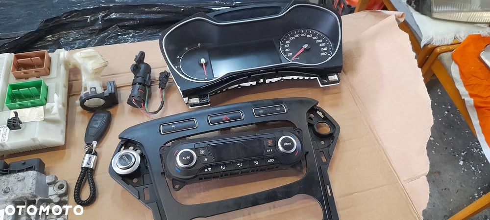 ford Mondeo Mk4 fotele kanapa grzane komplet 2011r - 20