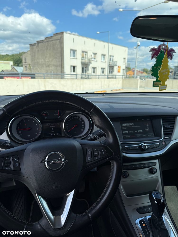 Opel Astra 1.4 T Enjoy S&S - 11
