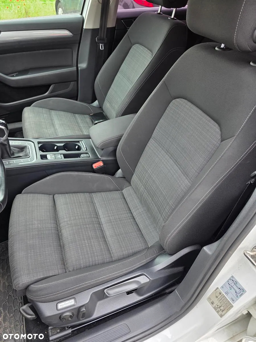 Volkswagen Passat 2.0 TDI EVO Business - 11