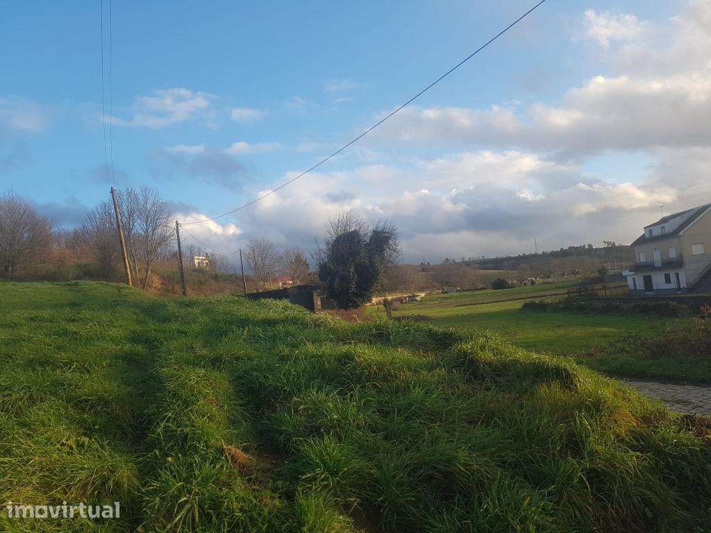 Vende-se Terreno - Grande imagem: 2/8