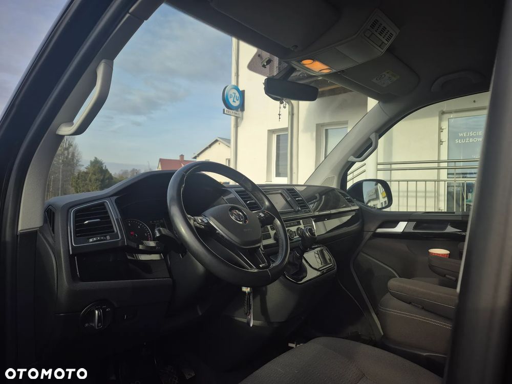 Volkswagen Multivan - 13