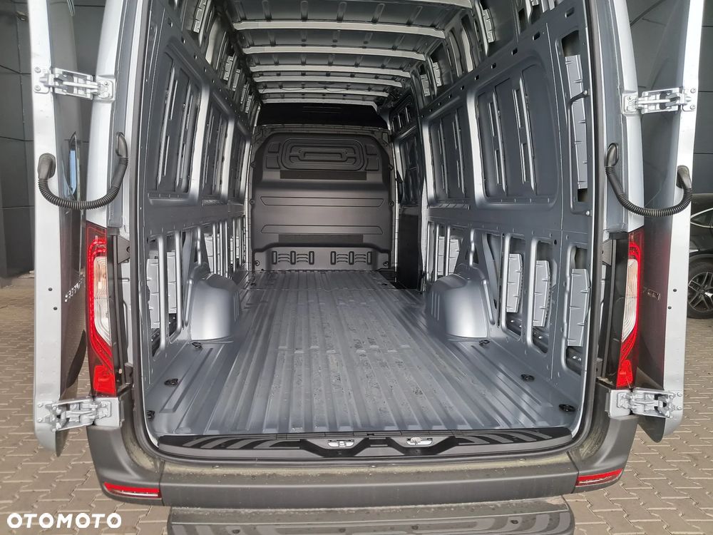 Mercedes-Benz Sprinter 317 CDI Furgon PRO ekstra długi - 22