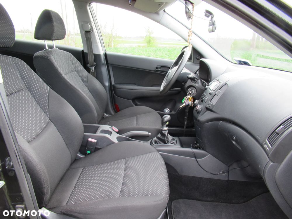 Hyundai i30 i30cw 1.6 CRDi Classic - 27