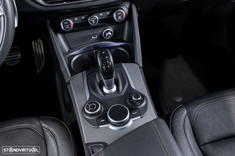 Alfa Romeo Stelvio 2.2 D Veloce Q4 AT8 - 20