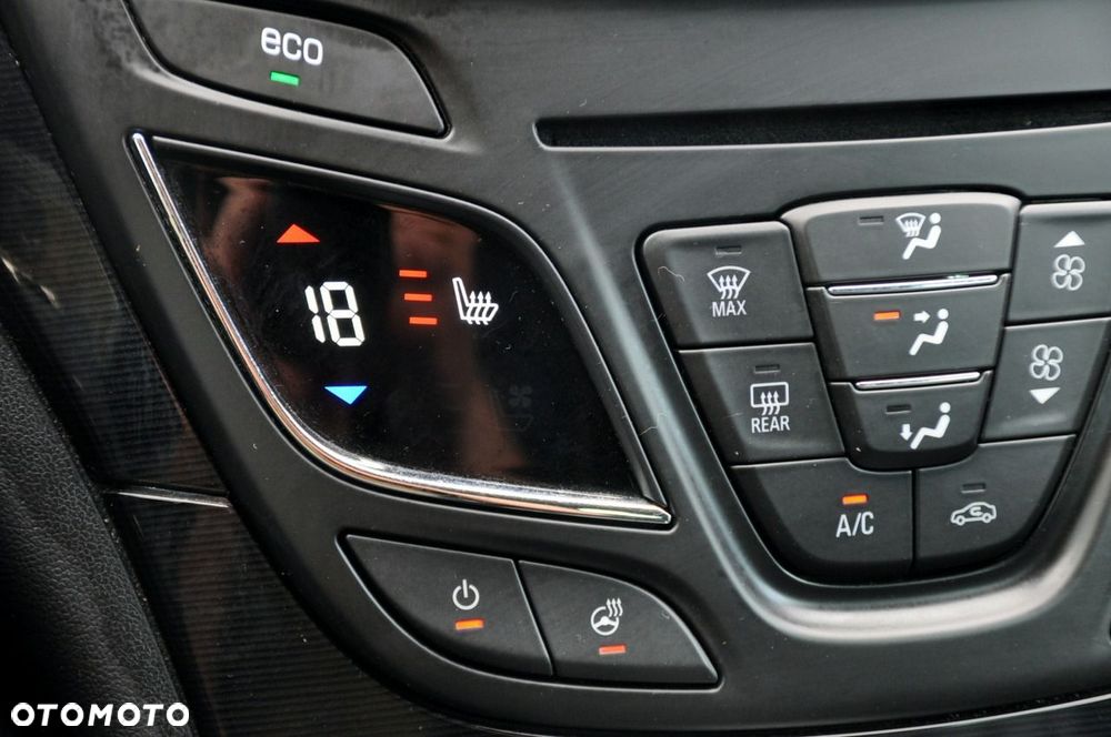 Opel Insignia - 35