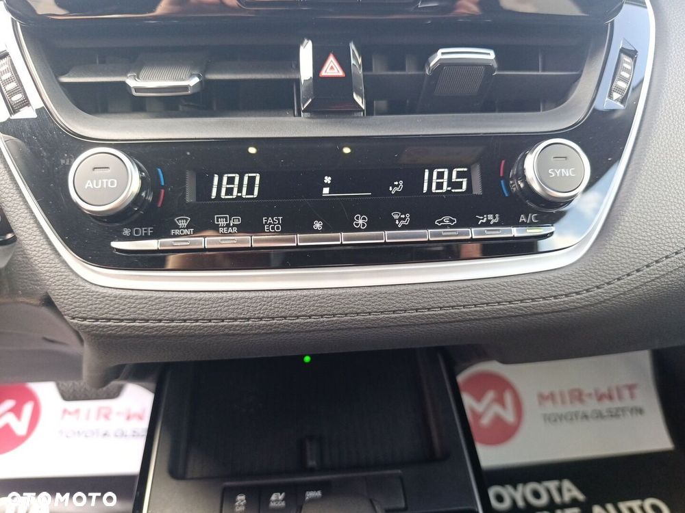 Toyota Corolla Cross 2.0 Hybrid Style - 17