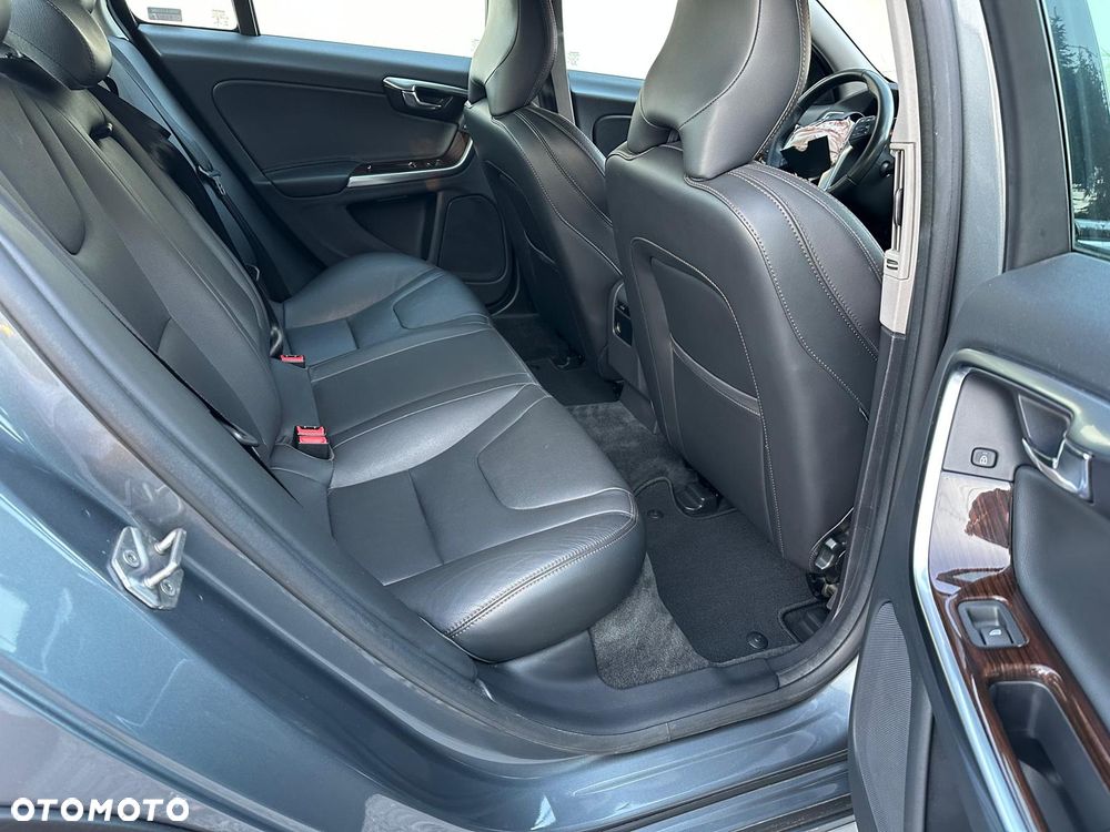 Volvo S60 D4 AWD Drive-E Dynamic Edition (Momentum) - 20
