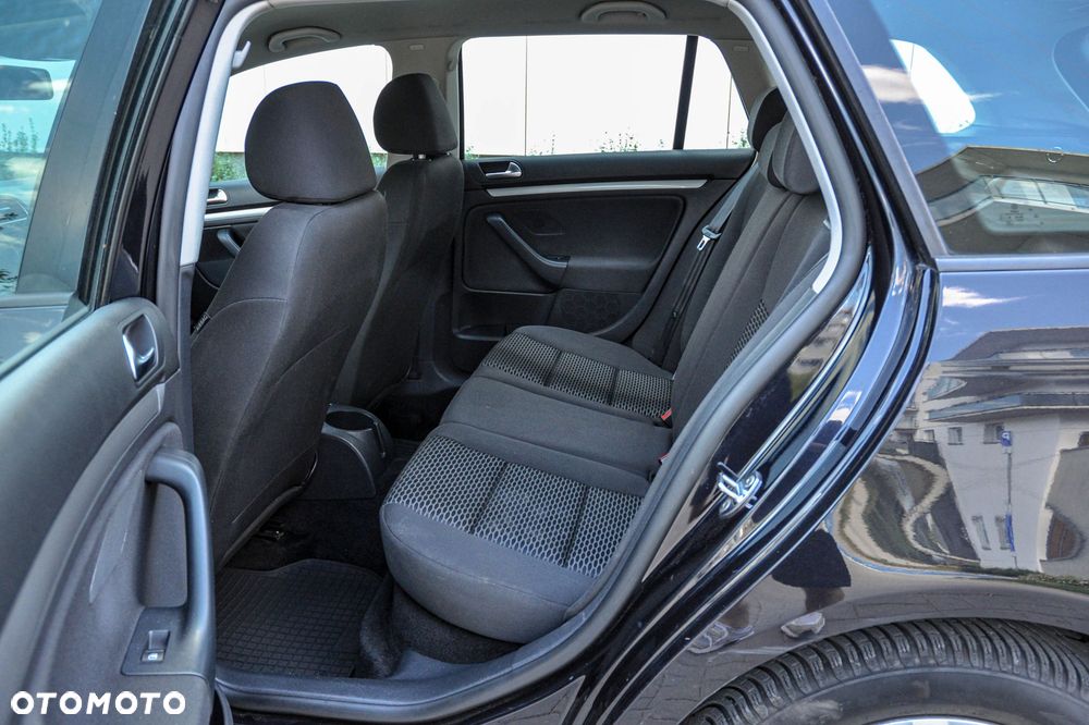 Volkswagen Golf - 8