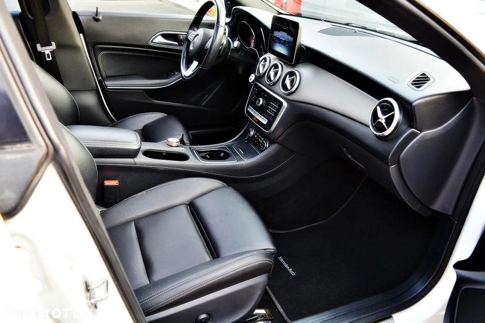Mercedes-Benz CLA 250 4Matic 7G-DCT AMG Line - 7