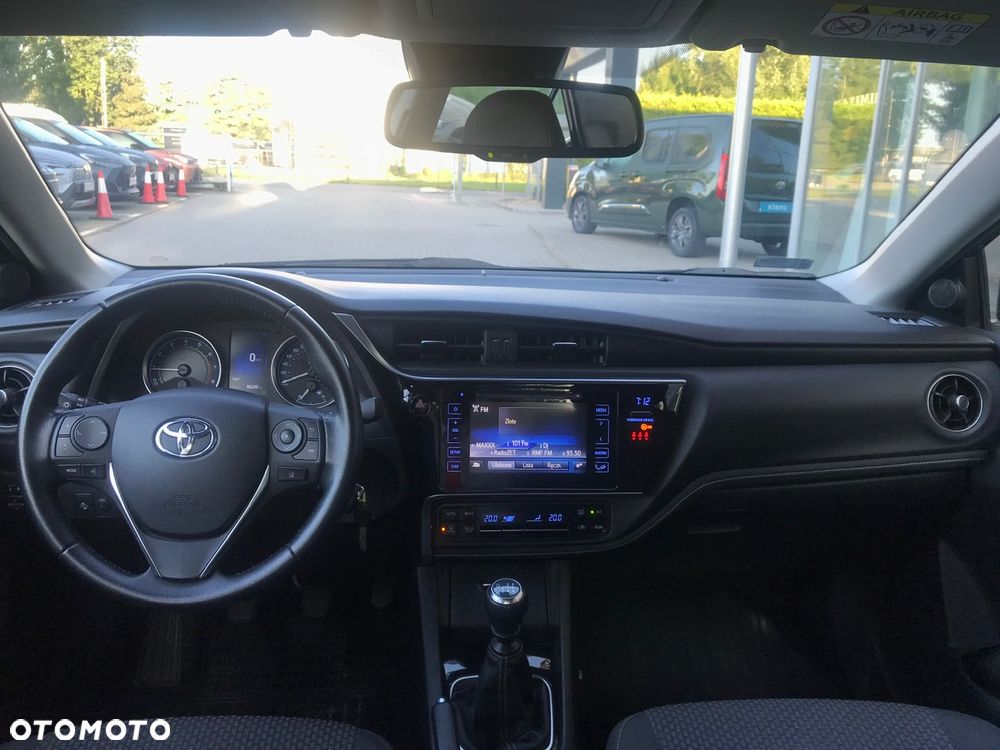 Toyota Corolla 1.6 Comfort - 21