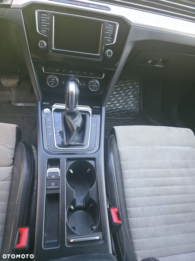 Volkswagen Passat 2.0 TDI BMT 4Mot Highline DSG - 19
