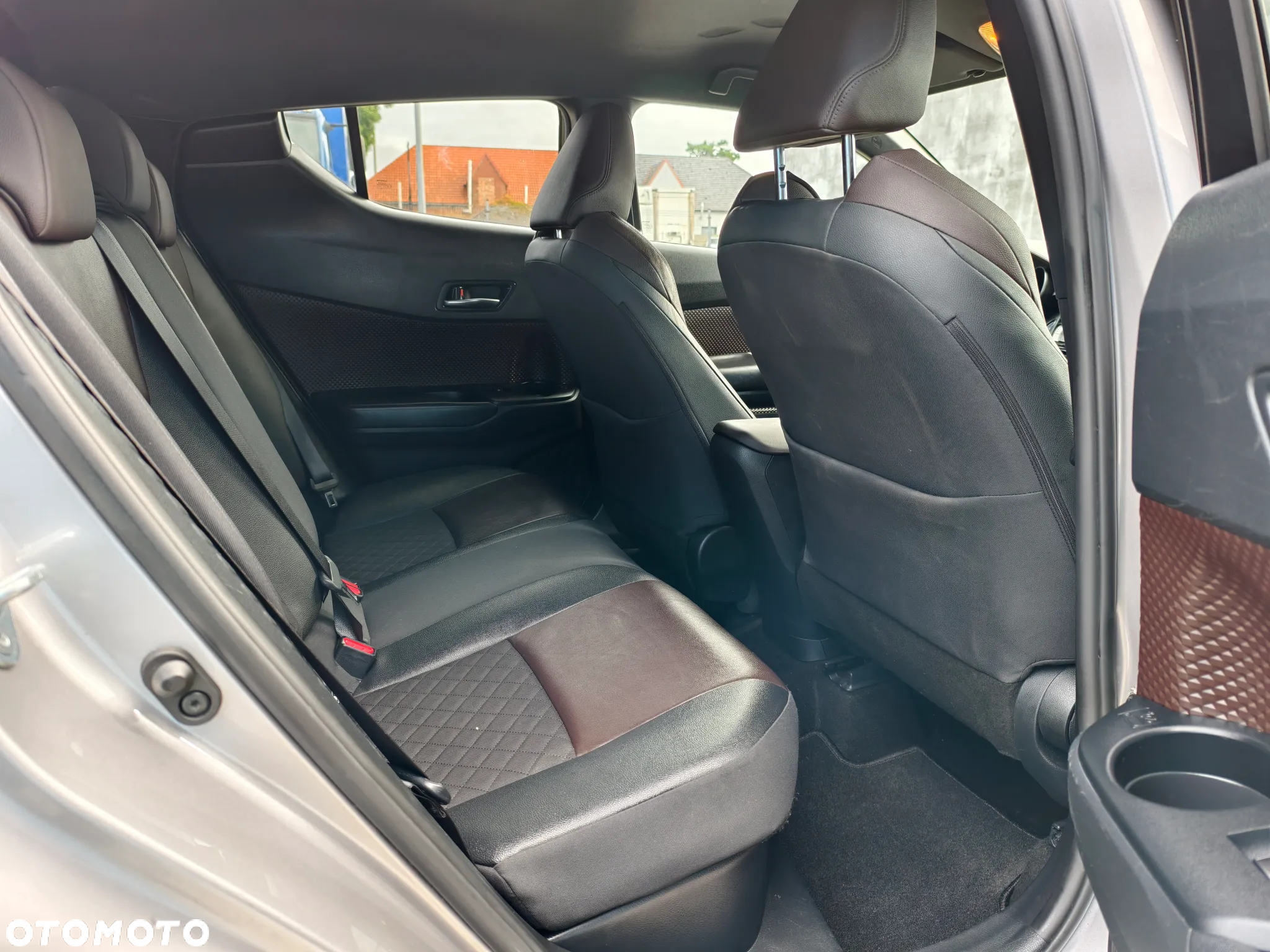 Toyota C-HR Hybrid Lounge - 14