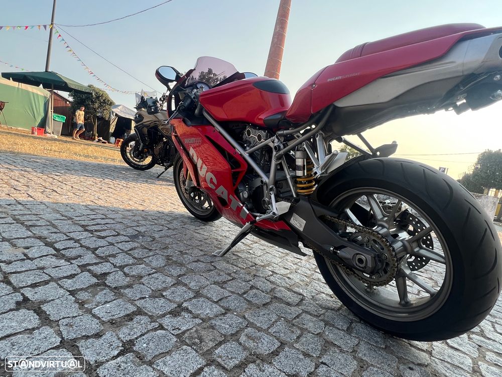 Ducati 999 - 4