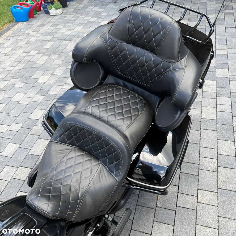 Harley-Davidson Touring Road Glide - 10