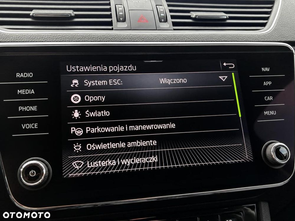 Skoda Superb 2.0 TDI DSG Style - 27