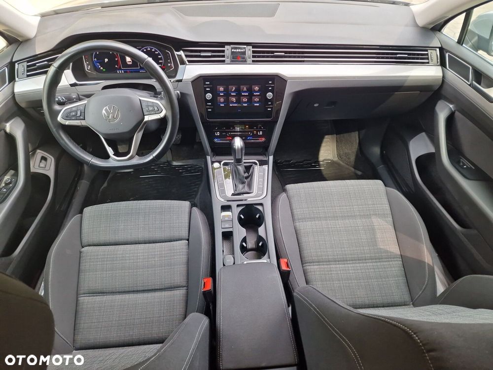 Volkswagen Passat - 24