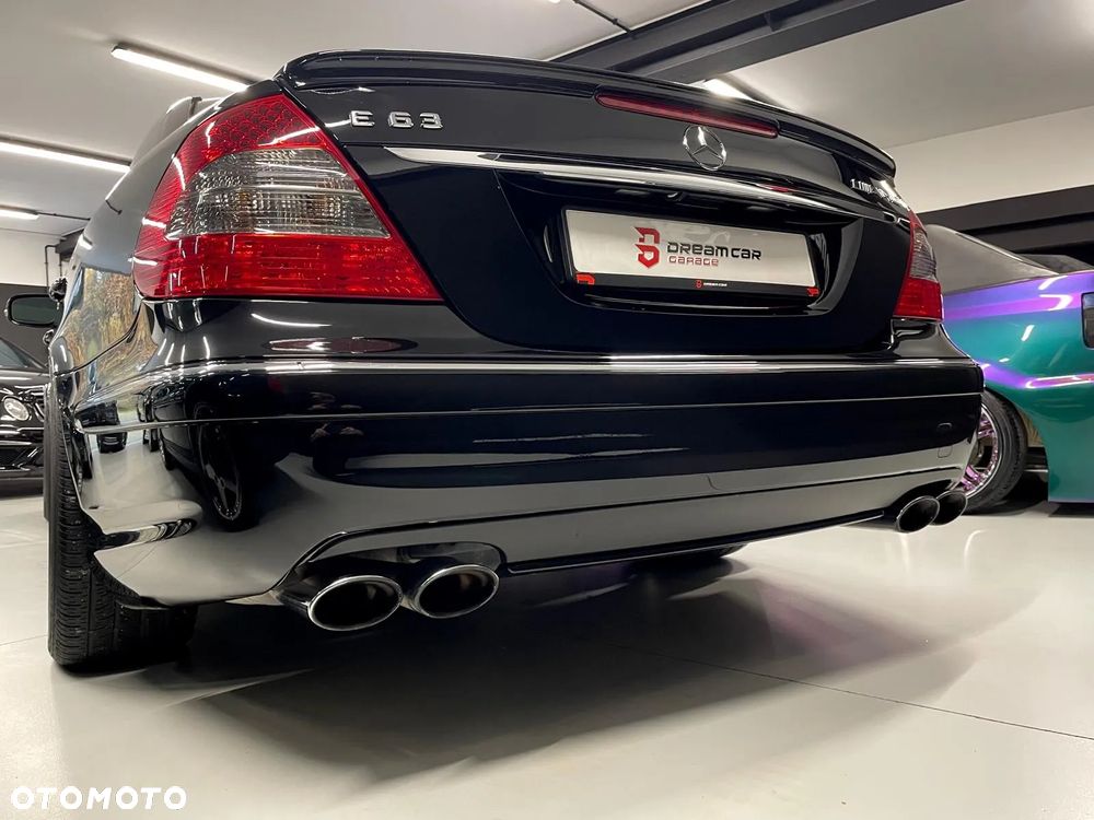Mercedes-Benz Klasa E 63 AMG - 22
