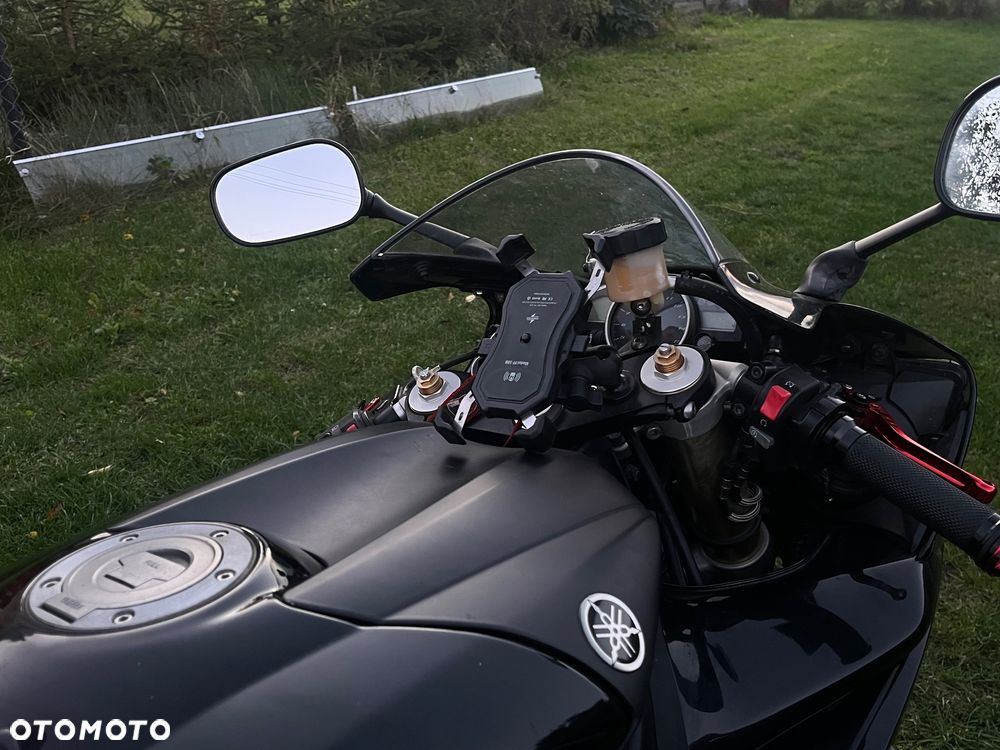 Yamaha R1 - 2