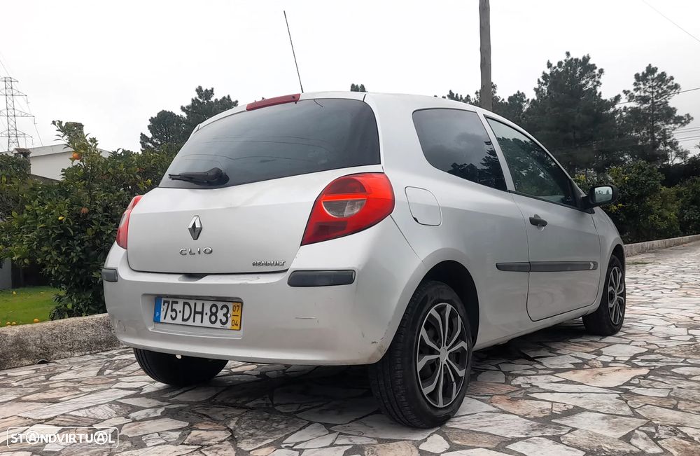 Renault CLIO 1.5 DCI - 7
