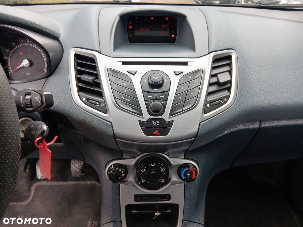 Ford Fiesta 1.25 Ambiente - 25