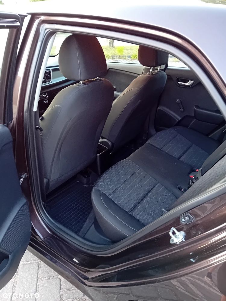 Kia Rio 1.2 L - 26
