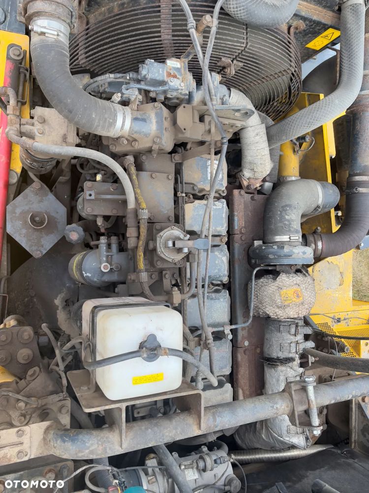 Komatsu HM300 - 16