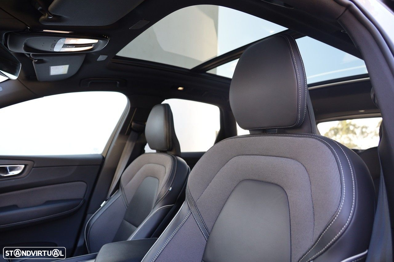 Volvo XC 60 2.0 T6 PHEV Ultimate Dark AWD - 7