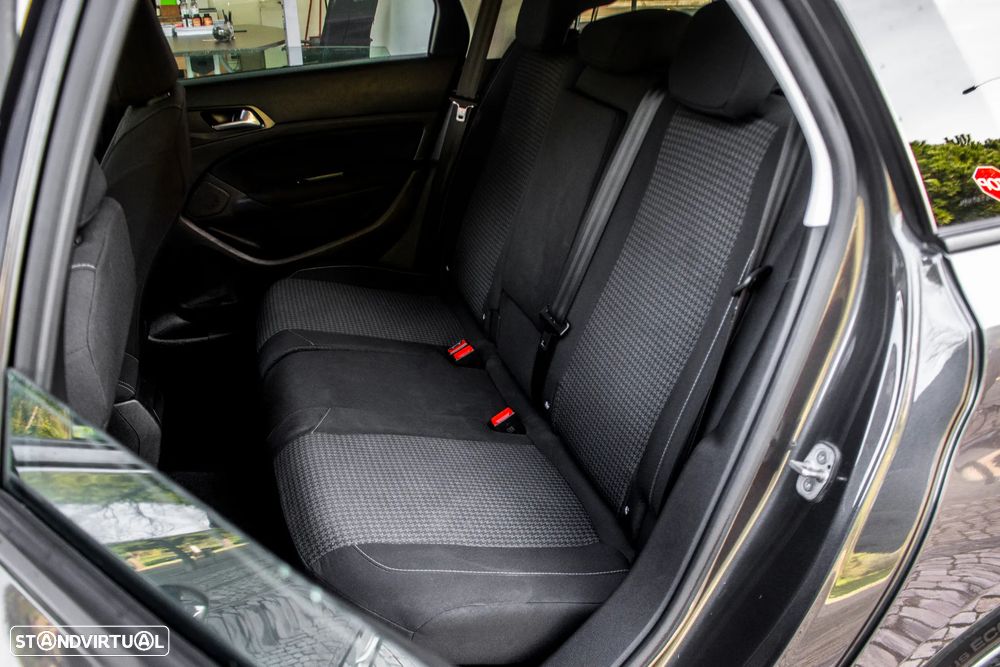 Peugeot 308 SW BlueHDi 130 Stop & Start Active - 26