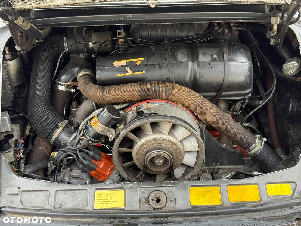 Porsche 911 - 25