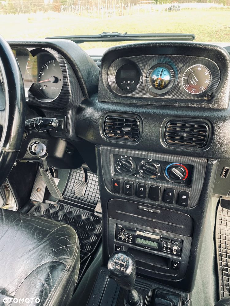 Hyundai Galloper SWB 3.0 V6 - 8