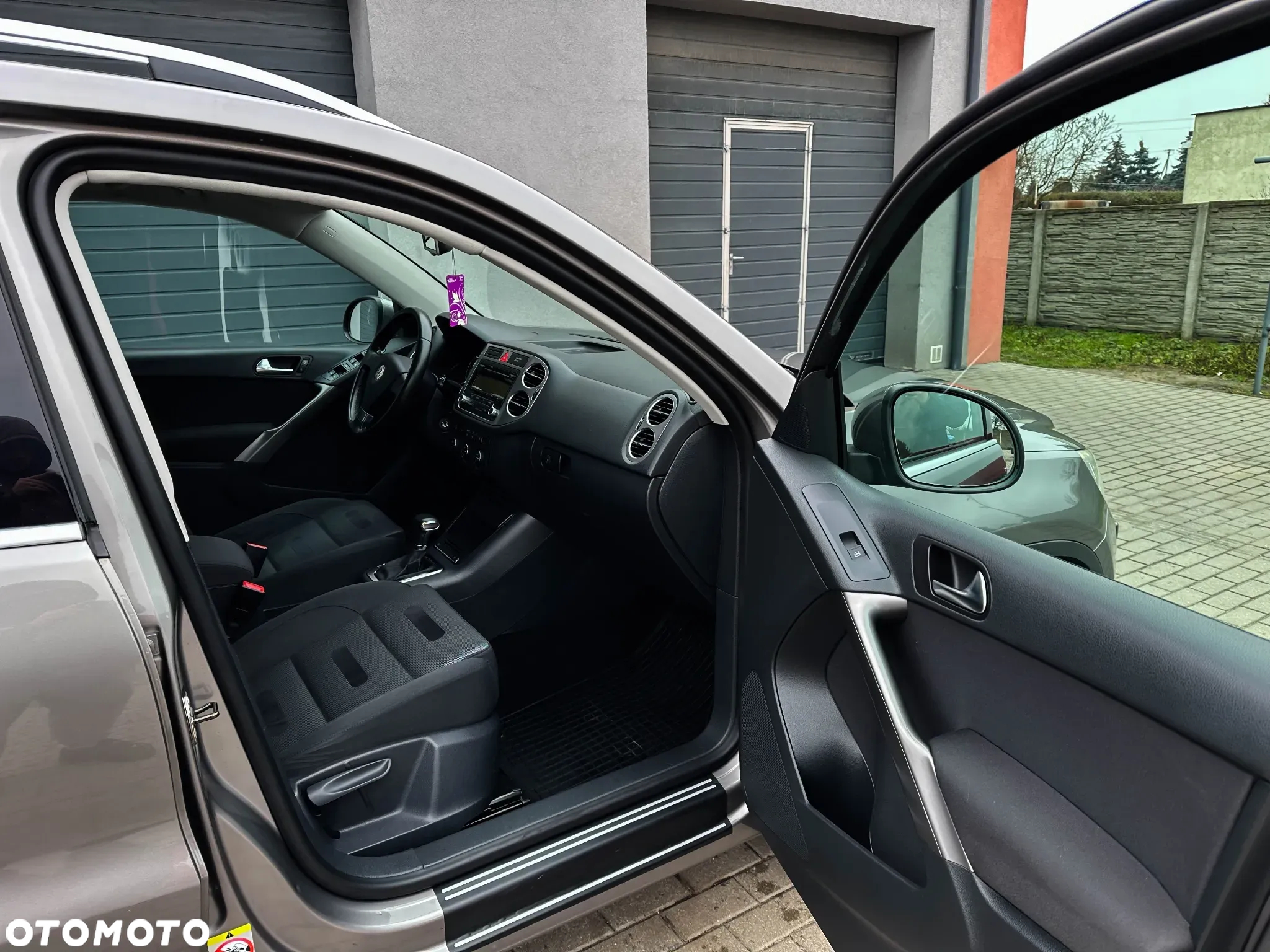 Volkswagen Tiguan 2.0 TDI DPF 4Motion BlueMotion Technology DSG Exclusive - 25