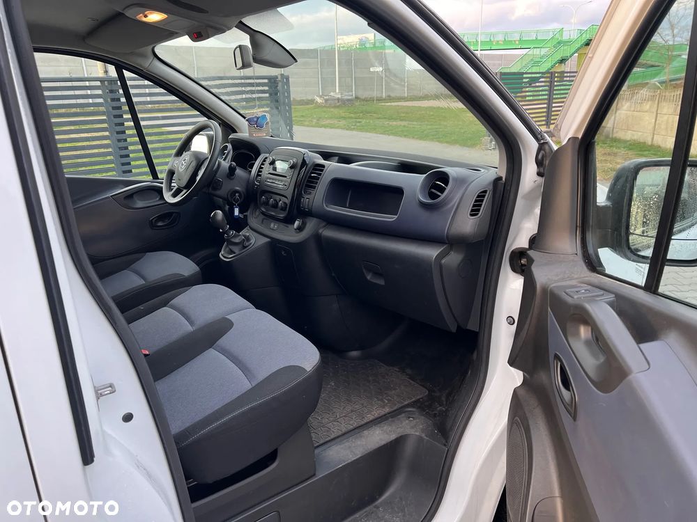 Opel Vivaro - 10