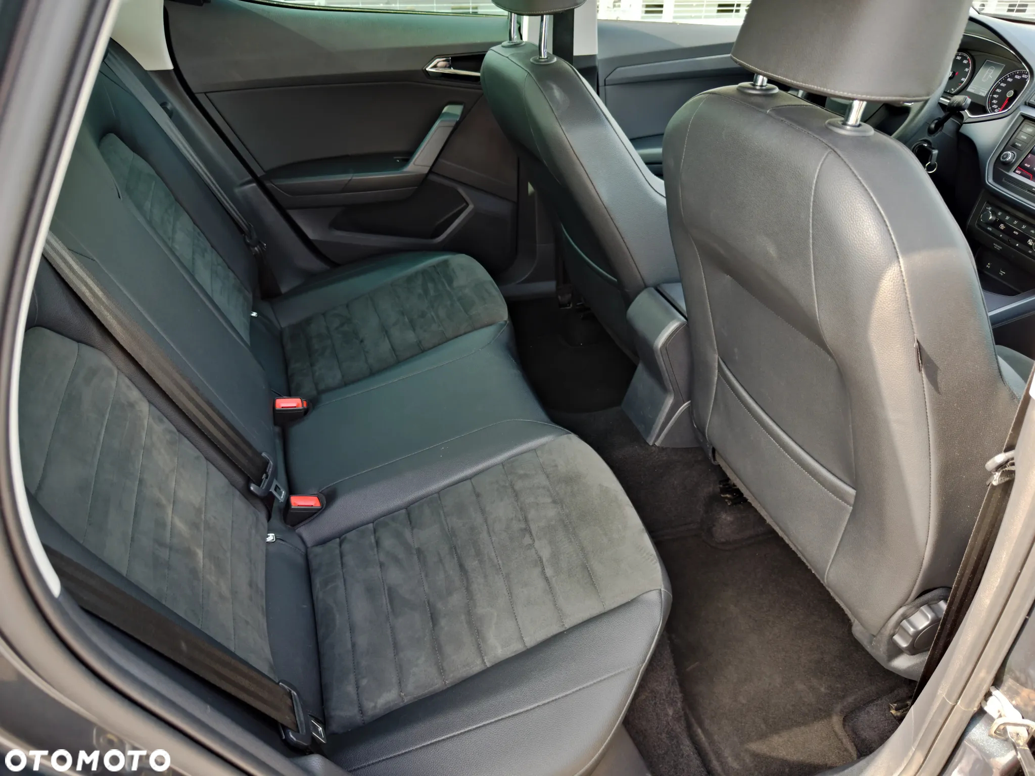 Seat Arona 1.0 TSI Full LED S&S - 38