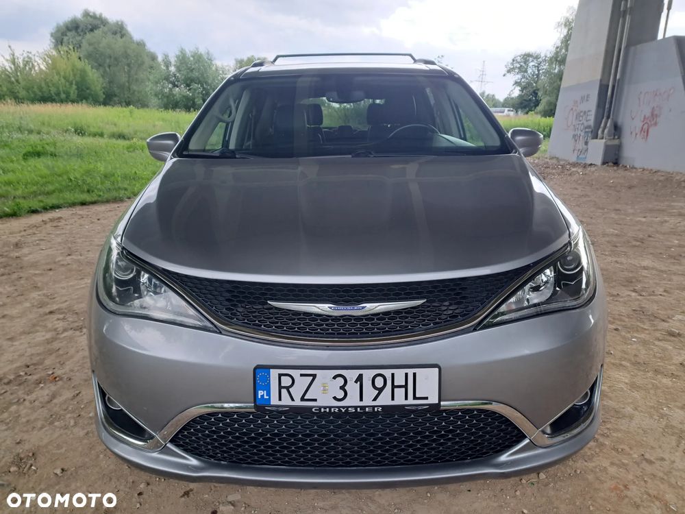 Chrysler Pacifica - 14