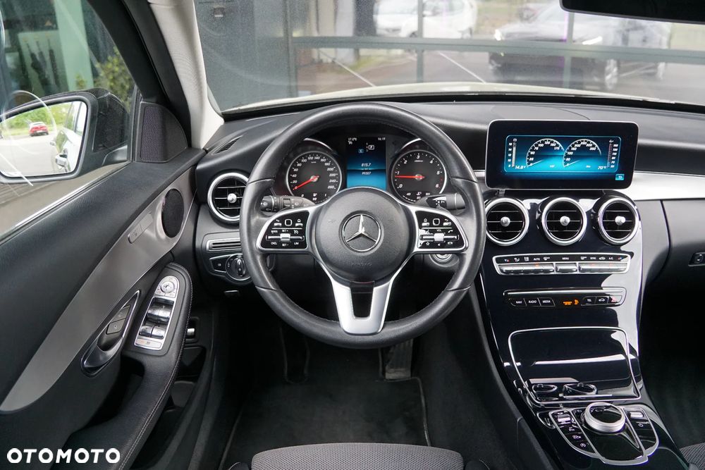 Mercedes-Benz Klasa C 200 d 9G-TRONIC - 37