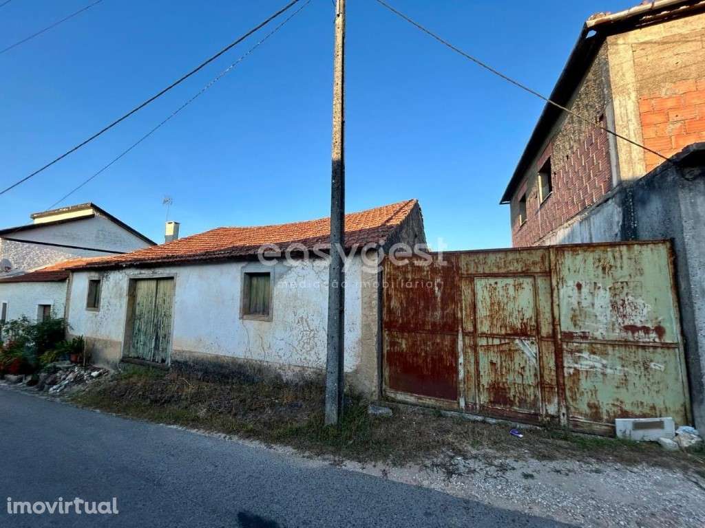 Moradia para recuperação em lote de 3800m2 em pacata aldeia - Grande imagem: 4/32