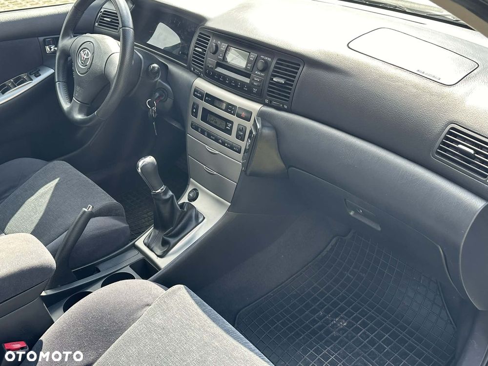 Toyota Corolla - 4