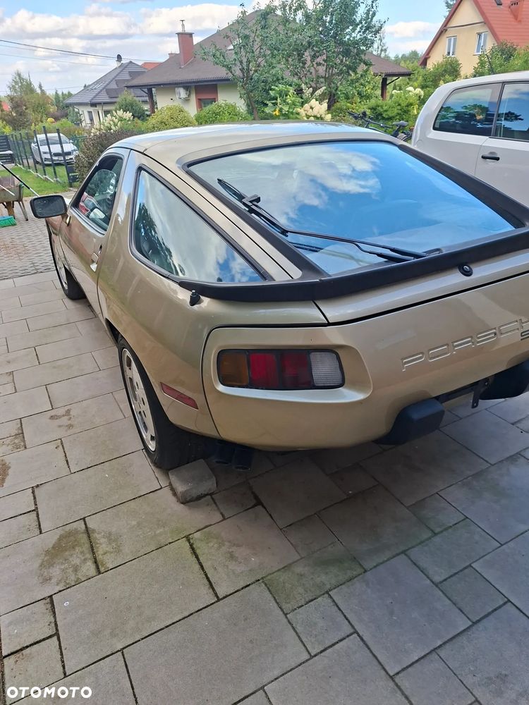 Porsche 928 - 15