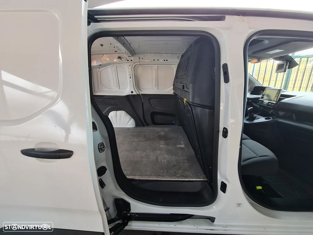 Peugeot PARTNER 1.6 HDI ASPHALT * GPS, AC, CÂMERA * C/IVA DEDUTÍVEL - 29